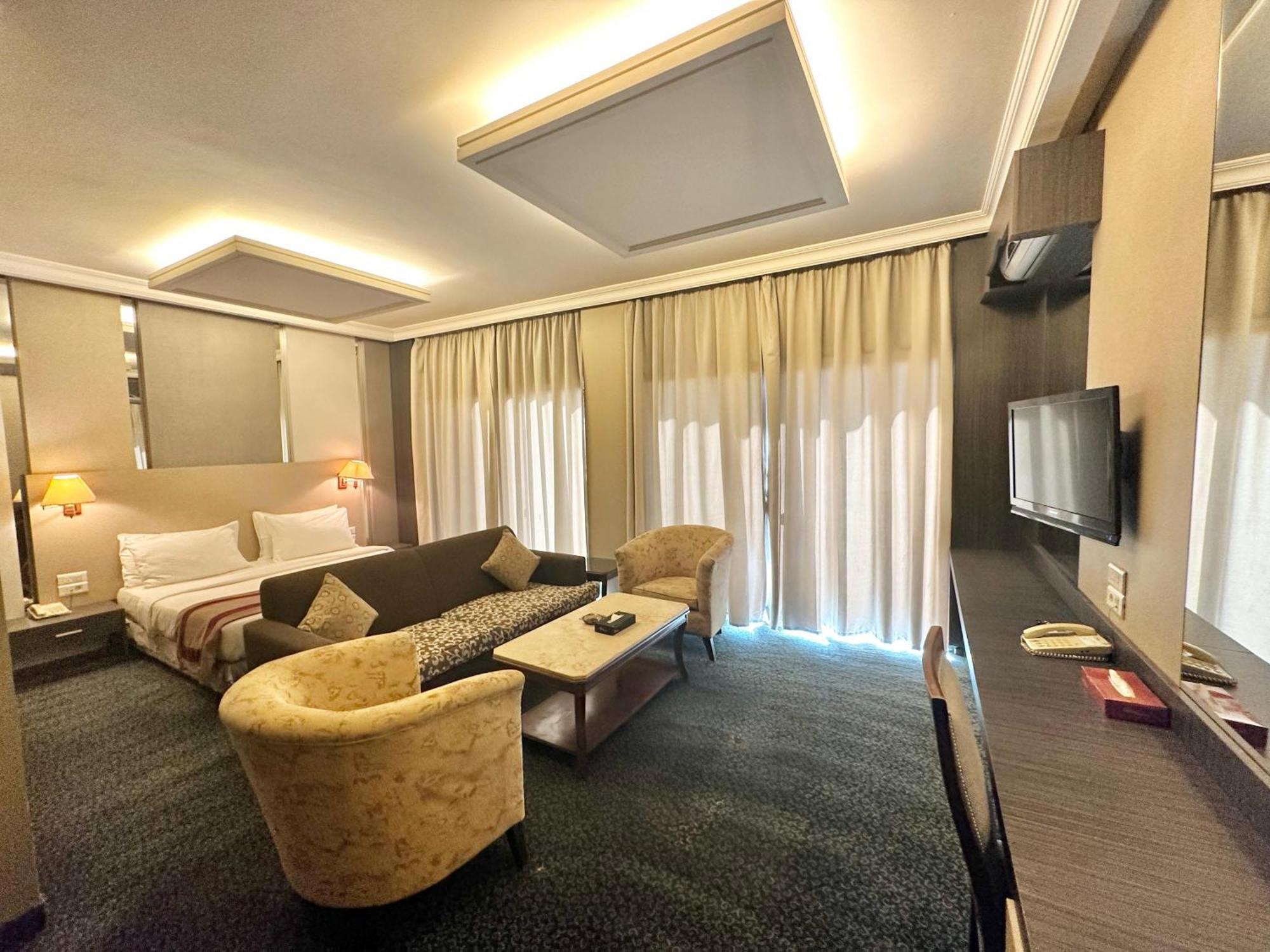 Padova Hotel Beirut Exterior photo